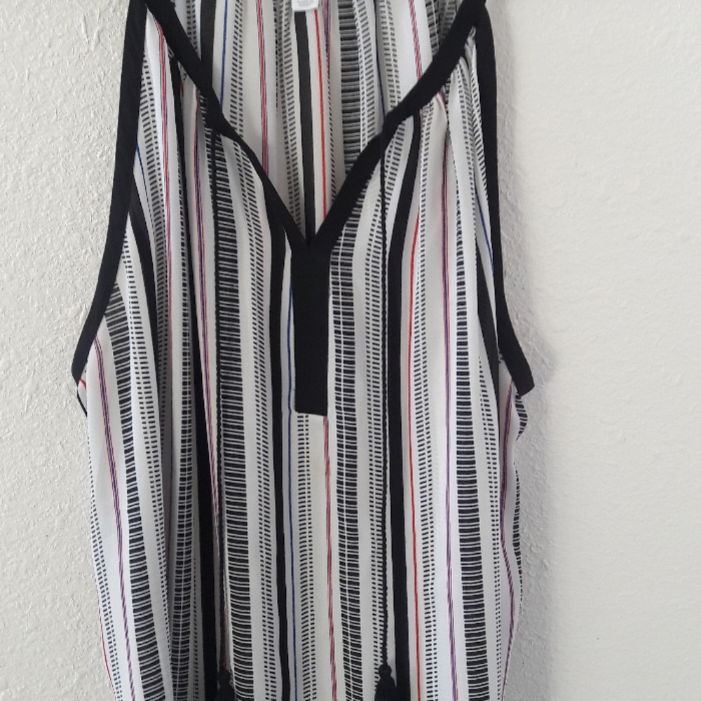 Top - Picture 2 of 2